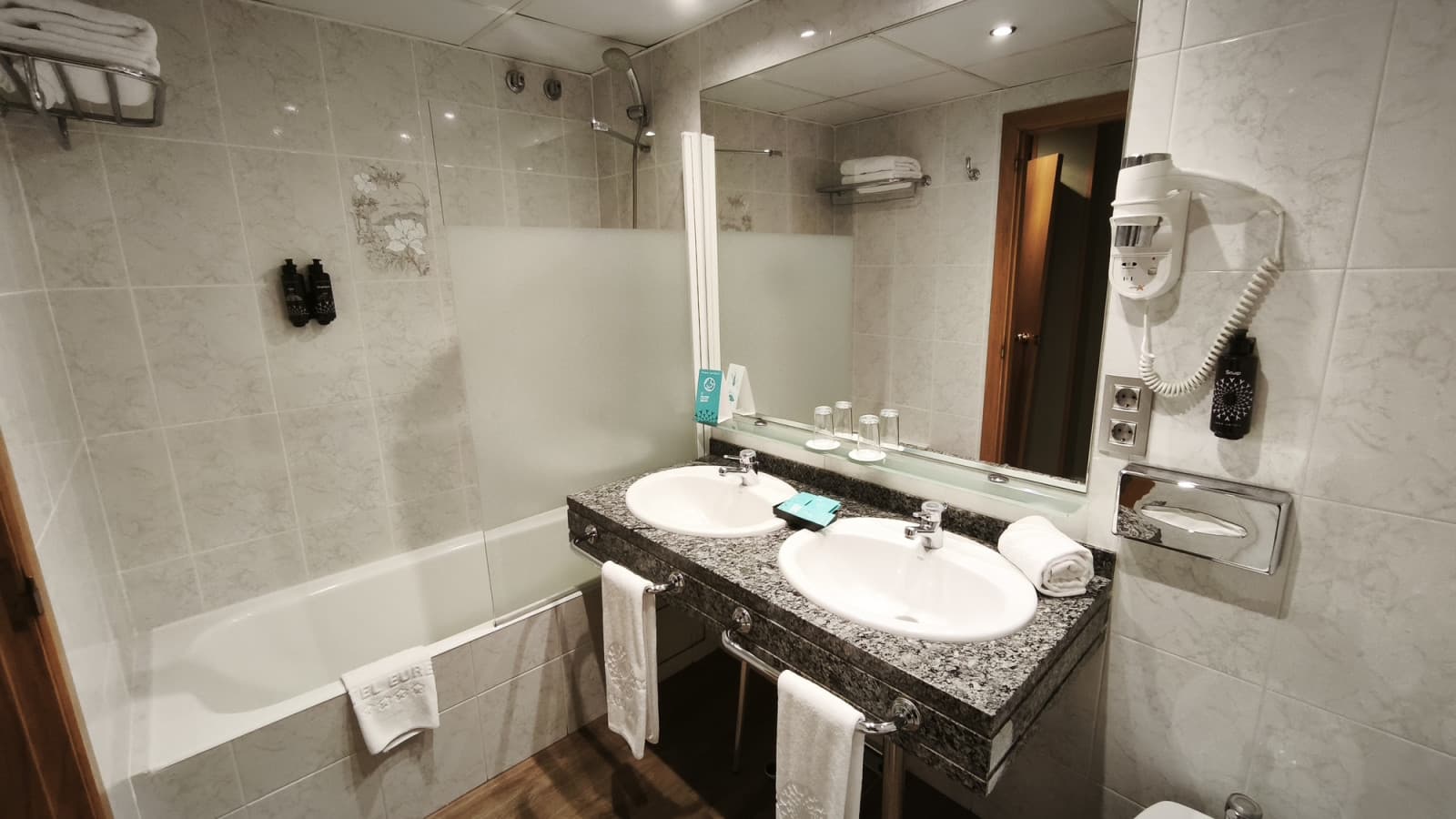 Yomo Eureka Hotel, imagem 2